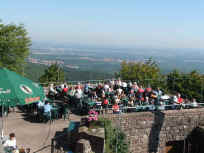 Auf der Aussichtsterrasse der Rietburg-Sch�nke